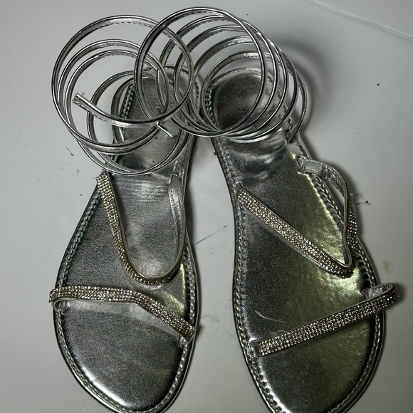 New Via Rosa Rose Silver Rhinestone Accent Ankle Strap Sandals size 11 #121229 - Picture 3 of 6